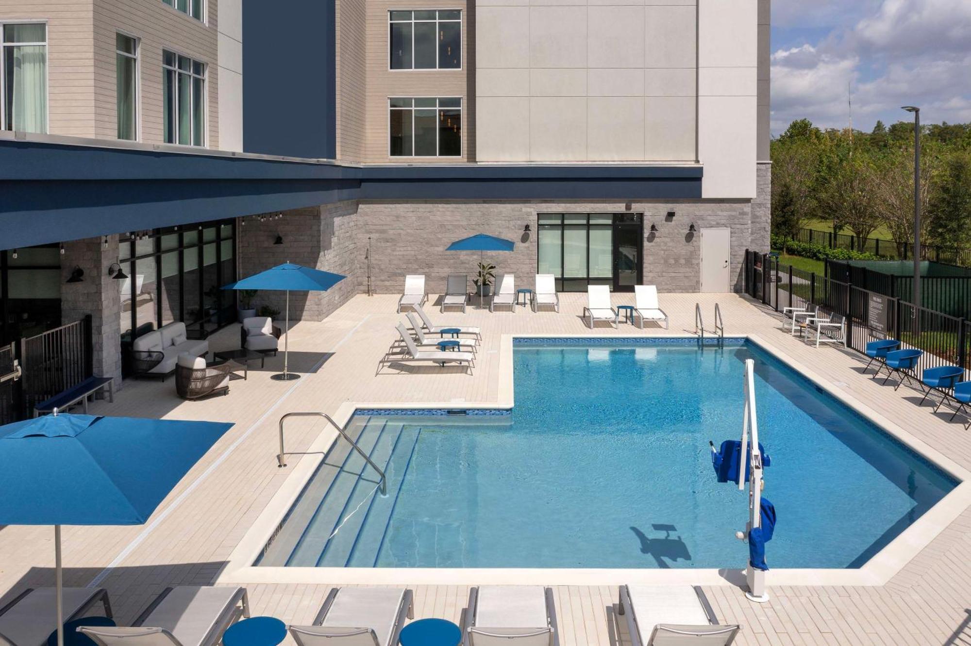 Hampton Inn Orlando Southeast Nona Narcoossee Екстериор снимка